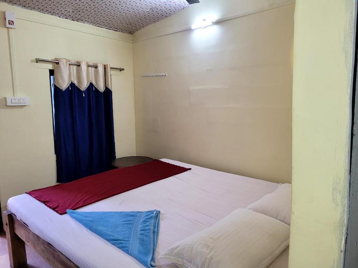 Om D S Cafe 51 & Beach Stay Gokarna  Exterior foto